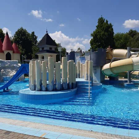 Tukan Apartman Хайдусобосло Экстерьер фото